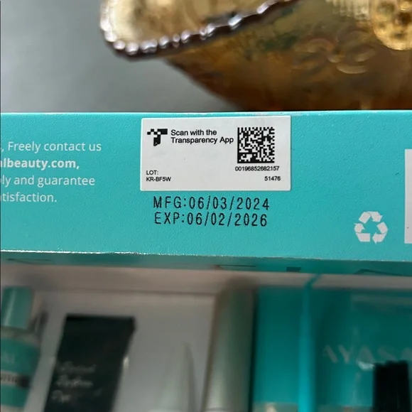 Ayasal and Mellucci Eyelash Lift and Tint Kit bundle - Picture 7 of 10